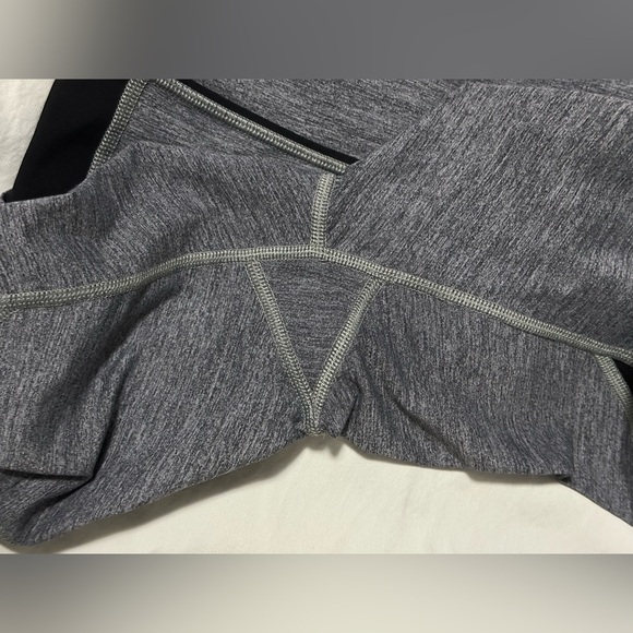 🌟Like New🌟 Lululemon: Women’s Crop Leggings - Size 6 - Picture 5 of 13
